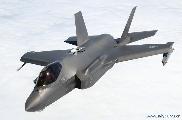 （尴尬的画面，F-35外挂AIM-9X实践任务）